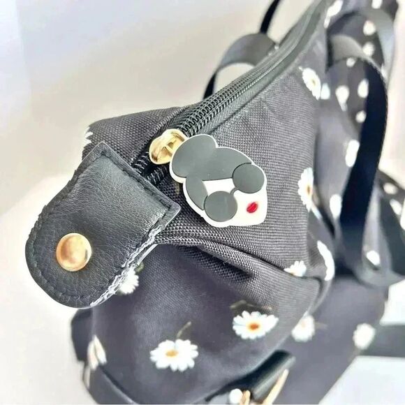 Alice+Olivia Daisy Print Duffle Bag Fabfitfun by Stacey Bendet - Picture 7 of 11